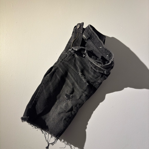 American Eagle Ripped Shorts - Picture 5 of 6